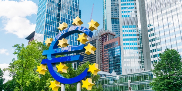 Vingt ans après la mise en circulation de l’euro, quel bilan pour la monnaie unique ?